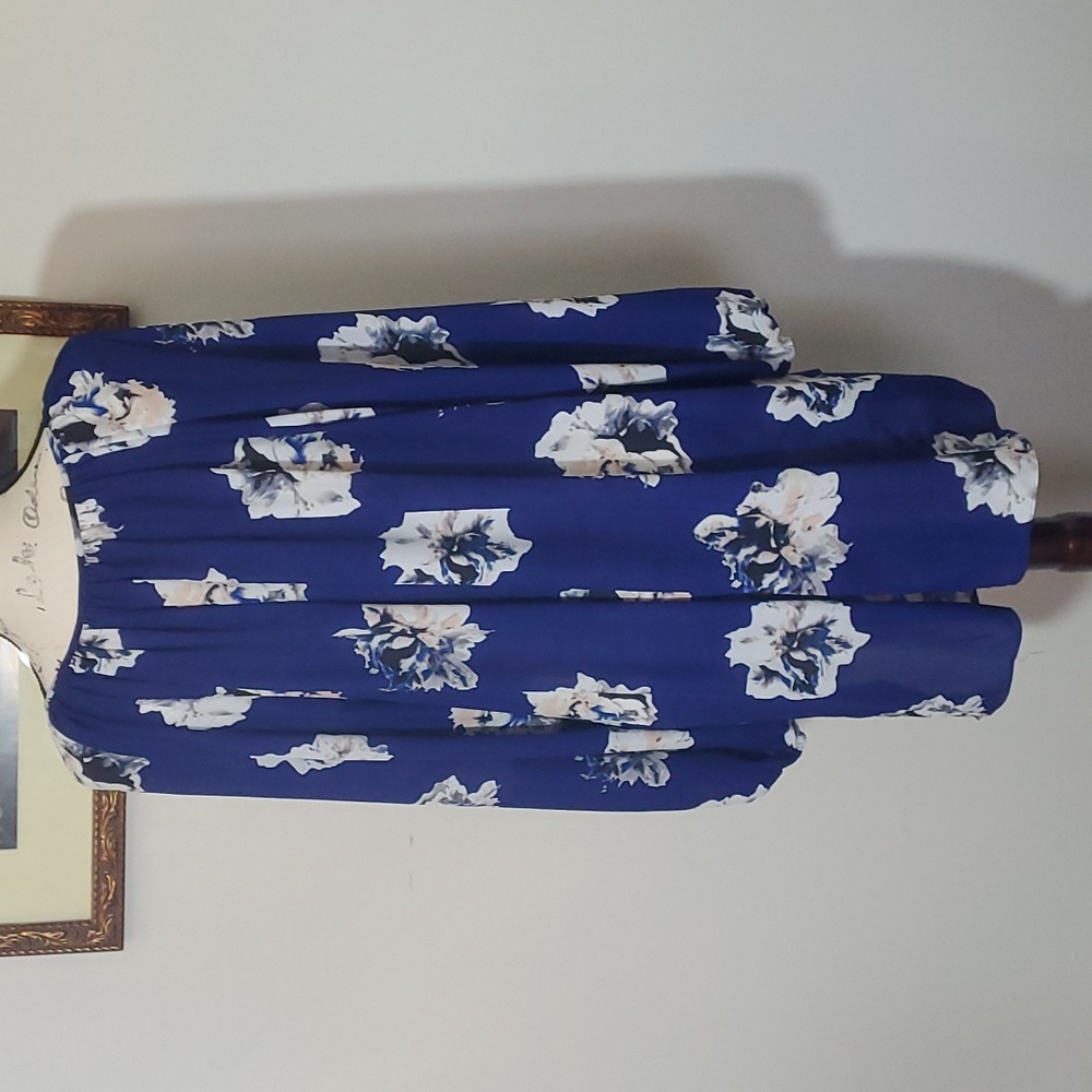 Vince Camuto purple floral bouse - Picture 4 of 8